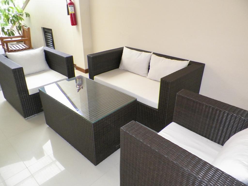 Aveon Express Hotel By Daphna International Yogyakarta Exterior photo