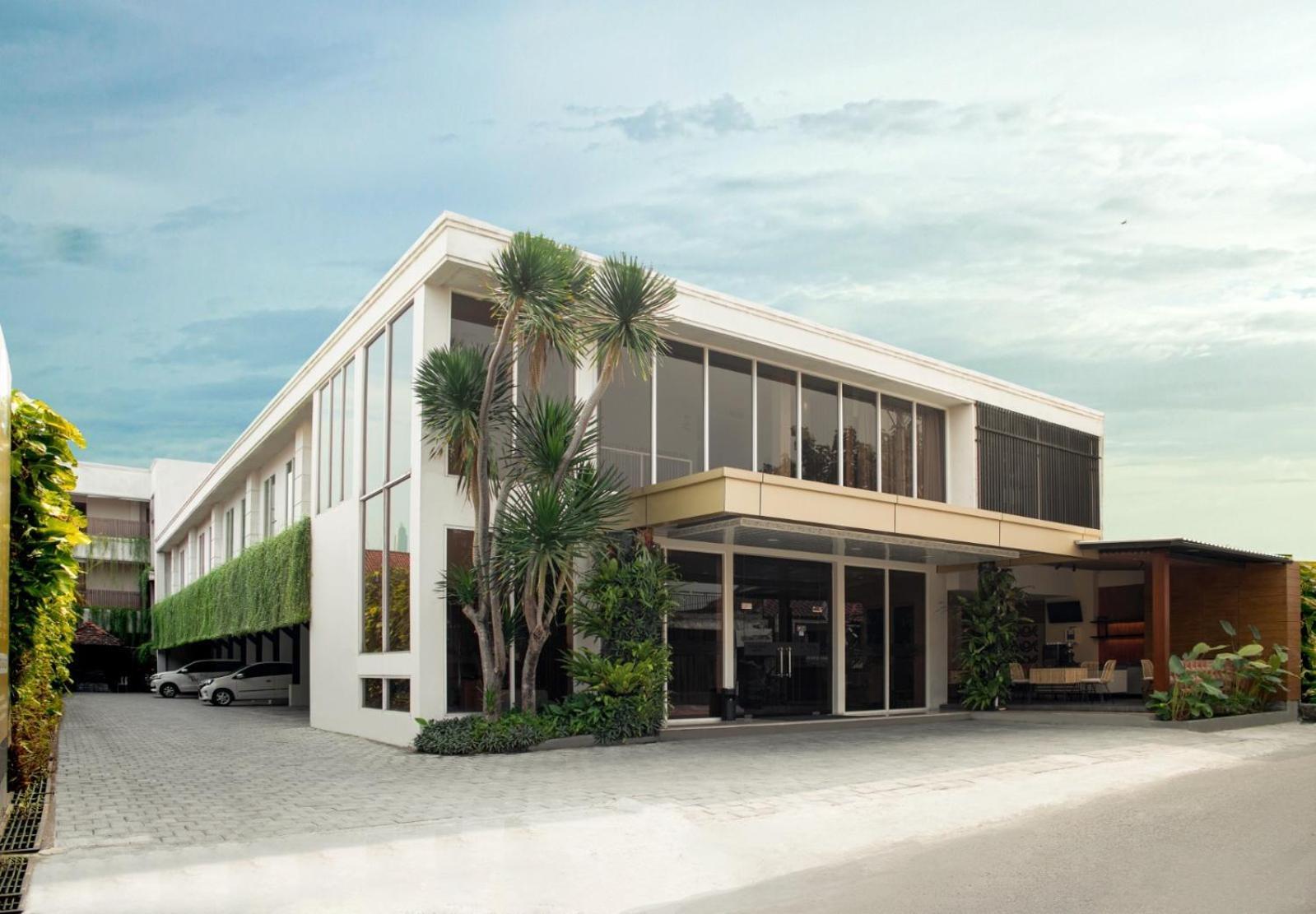Aveon Express Hotel By Daphna International Yogyakarta Exterior photo