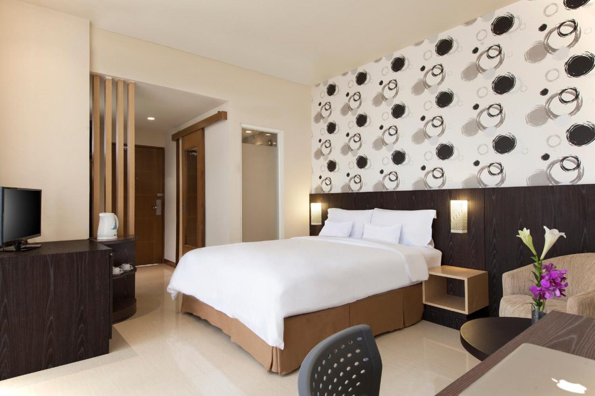 Aveon Express Hotel By Daphna International Yogyakarta Exterior photo