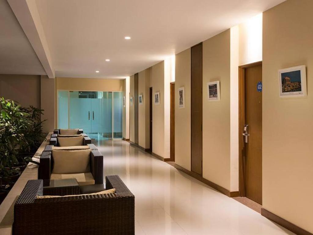 Aveon Express Hotel By Daphna International Yogyakarta Exterior photo