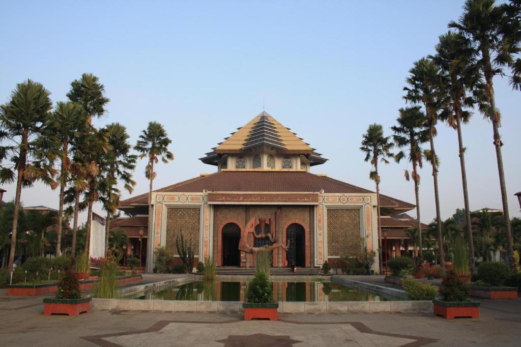 Aveon Express Hotel By Daphna International Yogyakarta Exterior photo