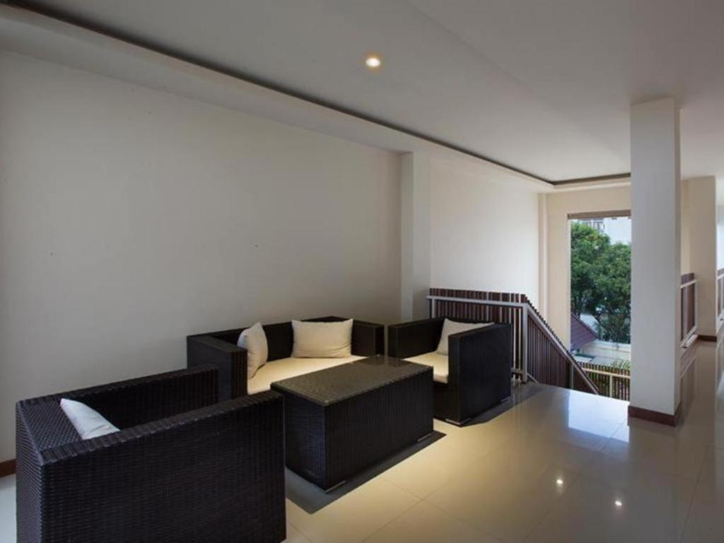 Aveon Express Hotel By Daphna International Yogyakarta Exterior photo